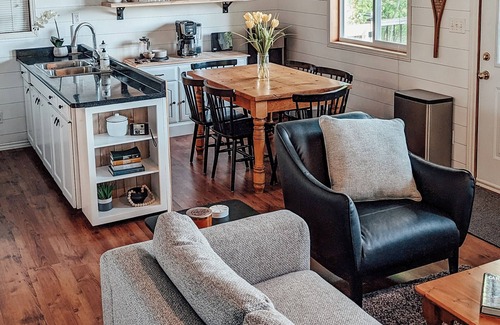 Hastings Highlands Cottage | The Croft- Cozy Lakefront Cottage, Swimming & View