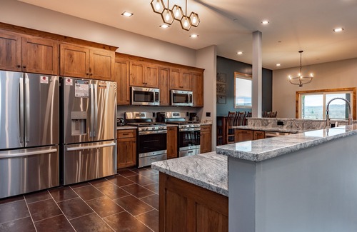 Swanton House | The Crooked Oak Lodge: Lake Access, Dogs Welcome, Hot Tub, Pool!