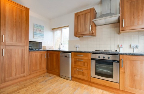 Oxwich House | The Cross - Y Groes - One Bedroom House, Sleeps 2