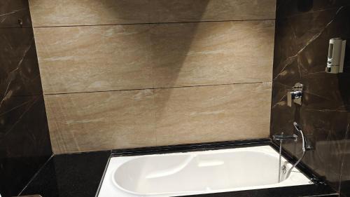 Bhayandar East Hotel | The Crown Business Hotel