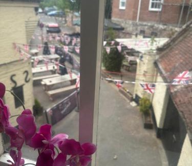 New Forest District Bed & Breakfast | The Crown Inn