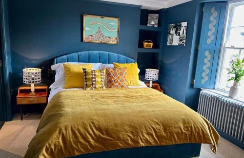 Pilton Hotel | The Crown Inn
