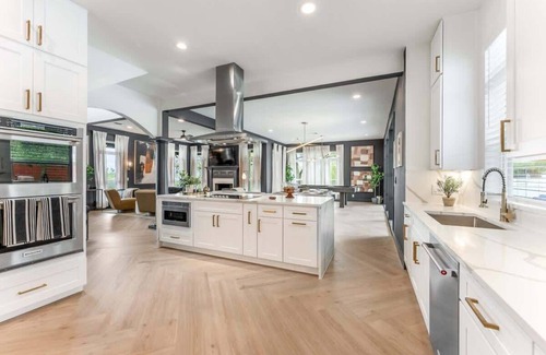 Austin House | The Crown Jewel | Venue | Heated Pool | Sleeps 40