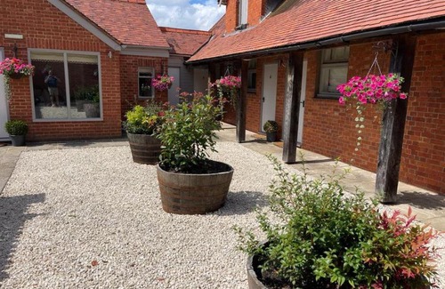 Cookham Hotel | The Crown of Cookham
