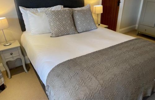 Cookham Hotel | The Crown of Cookham