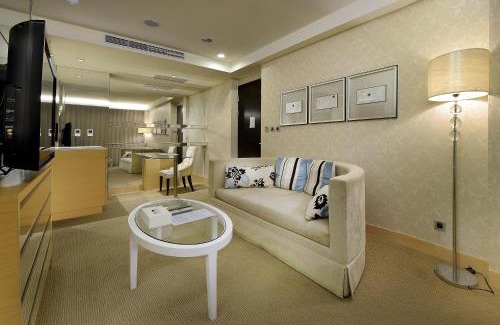 Yuchi Resort | The Crystal Resort Sun Moon Lake