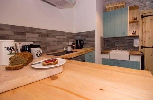 Ballyshannon Apartment | The Cuddly Cow Cosy Barn Studio Campview Farm Stay