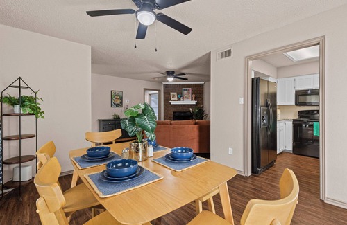 Euless House | The Curated Canvas PetsOk FencedYard Garage 《NFLX》