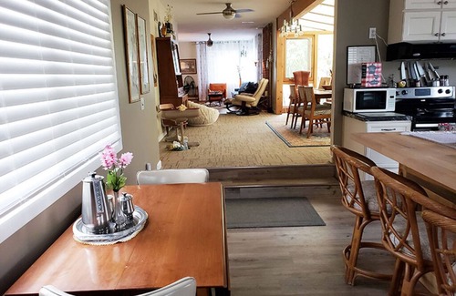 Billings House | The Custer House, c.1952 - FULLY Furnished - ALL Inclusive - Pet Friendly