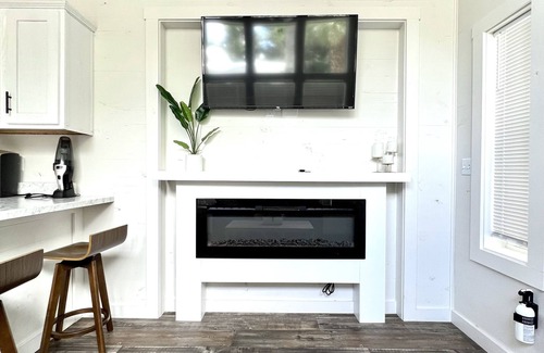 Clermont House | The Cypress House - Lakeside Tiny Home Near Orlando
