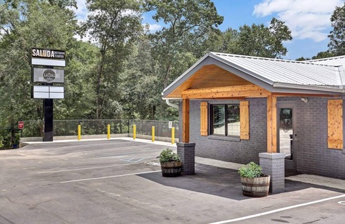 Greenville Cabin | The Daffodil River Pod on the Saluda River