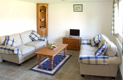 Stratford-upon-Avon Cottage | THE DAIRY, family friendly, with a garden in Clifford Chambers