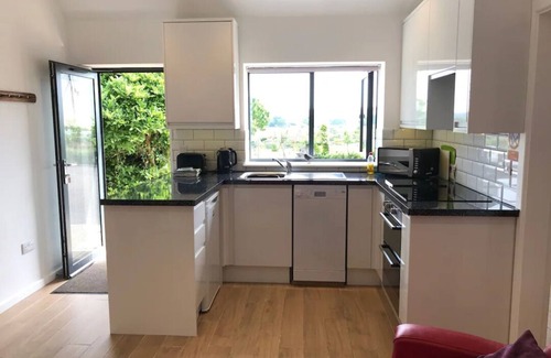 Robertsbridge Cottage | The Dairy - Spectacular views, country walks, cozy nights, pet friendly.