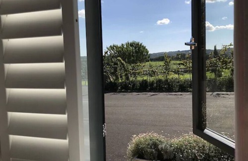 Robertsbridge Cottage | The Dairy - Spectacular views, country walks, cozy nights, pet friendly.
