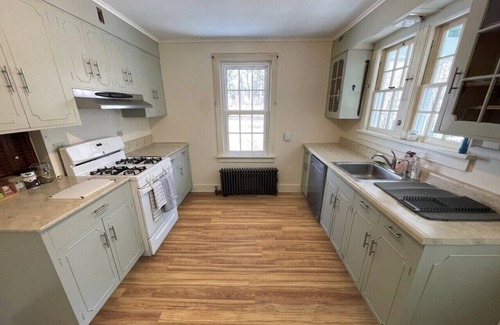 Middle Hope House | The Damien House - A Country Escape where you can hear the creek.