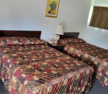La Salle Hotel | The Daniels Motel