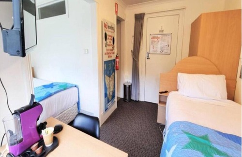 Devonport Cabin | The Dannebrog Lodge Room 5