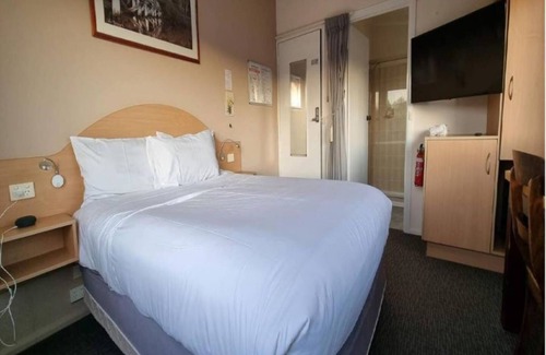East Devonport Cabin | The Dannebrog Lodge Room 9