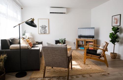 Prince Edward House | The Darcie House - cozy, pet-friendly home in PEC