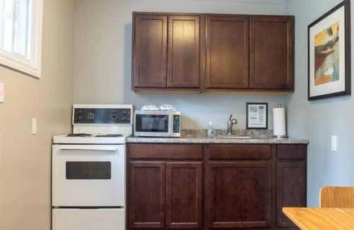 Bloomfield House | The Demorestville: PEC Getaway