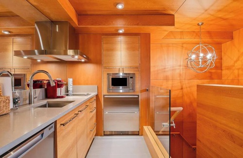 Village North Condo | The Den | Heart of Village | Free Parking