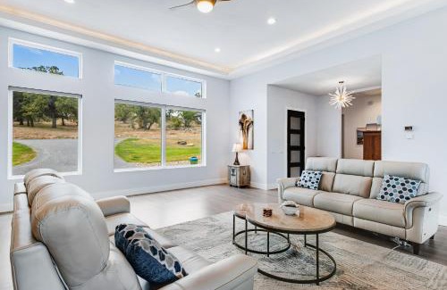 Horseshoe Bay West House | The Desert Rose