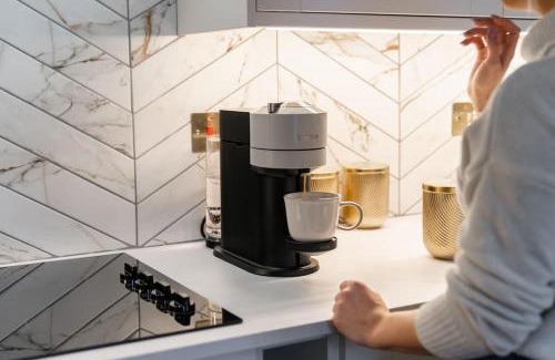 North West Apartment | The Devonshire Suite - Your 5 STAR West End Stay!