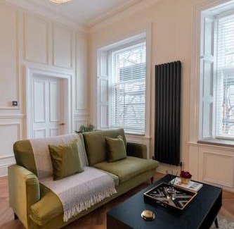 North West Apartment | The Devonshire Suite - Your 5 STAR West End Stay!