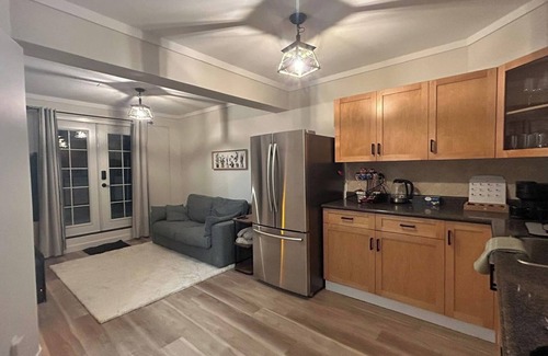 Maple Ridge House | The Dewdney Suite