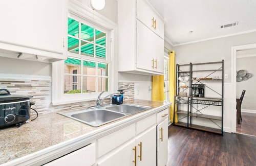 Hattiesburg House | The Dixie House 3brm w/King beds close to everything