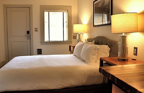 Brenham Hotel | The Dixie Motel Brenham
