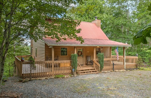 Mineral Bluff Cabin | The Dogwood Cabin by Escape to Blue Ridge