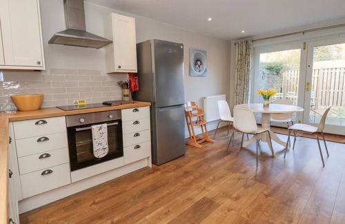 Bedale Cottage | THE DOWER HOUSE COTTAGE, with a garden in Kirklington