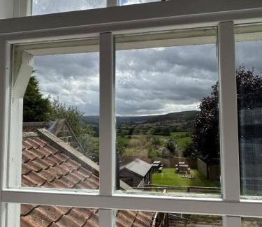 Castleton Bed & Breakfast | The Downe Arms Hotel
