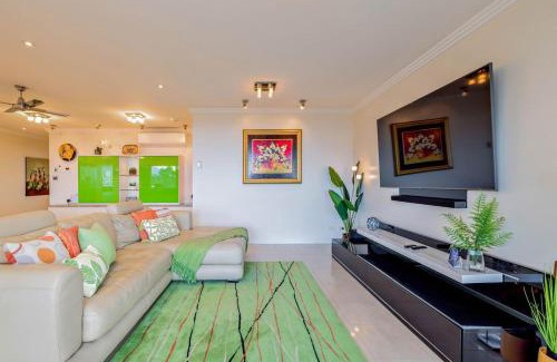 Cairns Apartment | 'The Dreamscape' Sea View Serenity on the Esplanade
