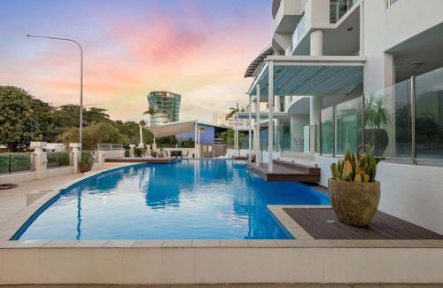 Cairns Apartment | 'The Dreamscape' Sea View Serenity on the Esplanade