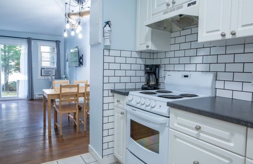 Harrison Hot Springs Apartment | The Driftwalk | Walkable to Beach