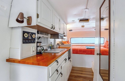 Driftwood House | The Driftwoods Red RV - Pet Friendly!