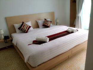Talat Yai House | The Duck