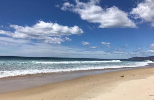 Scamander Apartment | The Dunes - King Studio - 50m from Scamander Beach
