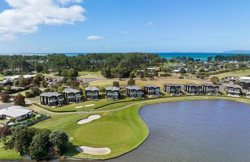 Matarangi Apartment | The Dunes Lake View - Welcome Gift on arrival