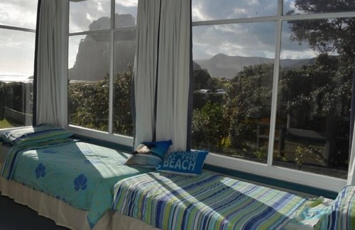 Piha House | THE DUNES on prime SOUTH PIHA beach