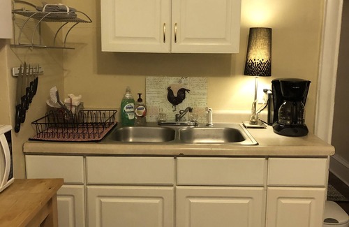 Lowry Hill East Apartment | The Dupont/Uptown Gem!/Walk to Everything