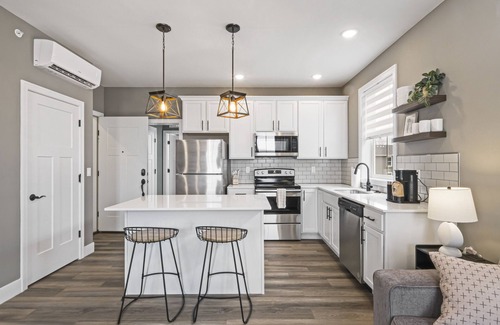 Ottawa Condo | The Eagle`s Watch | 1 Bed, 1 Bath
