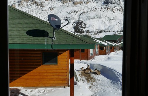 Gardiner Cabin | THE EAGLES NEST with SPECTACULAR MOUNTAIN & YELLOWSTONE RIVER VIEWS
