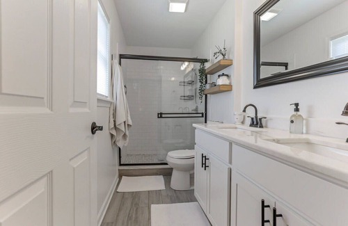 Columbus House | The Eastlawn Ranch 3BD 2BA
