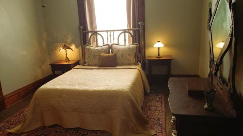 Hannibal House | The Eleanor Davis House