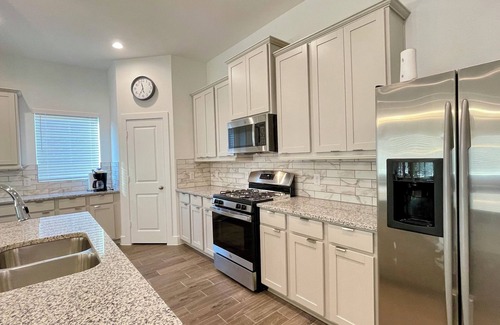 Rosenberg House | The elegant home at 5 star location close to highway 59 within beautiful park