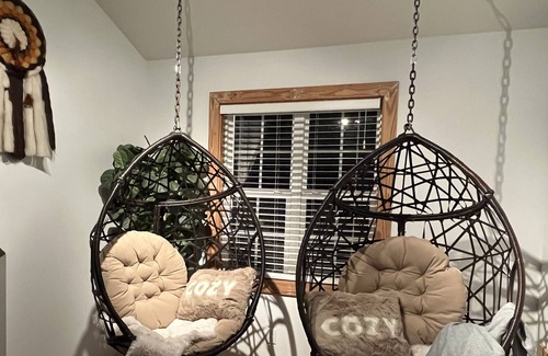 Mentone Cabin | The ELK! Minutes from downtown Mentone & Brow Park