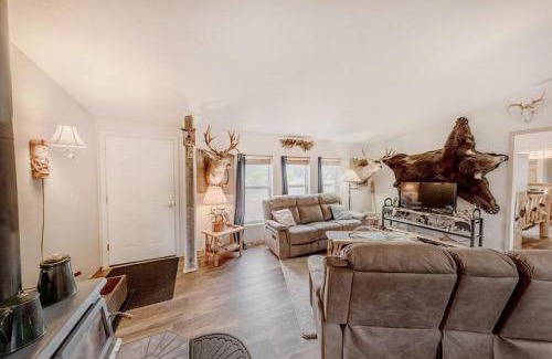 Boundary County House | The Elk Run 2 bed 2 bath family retreat with wifi